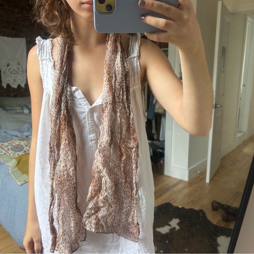 Elegant Brown Patterned Scarf